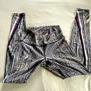 Lululemon size 6 leggings